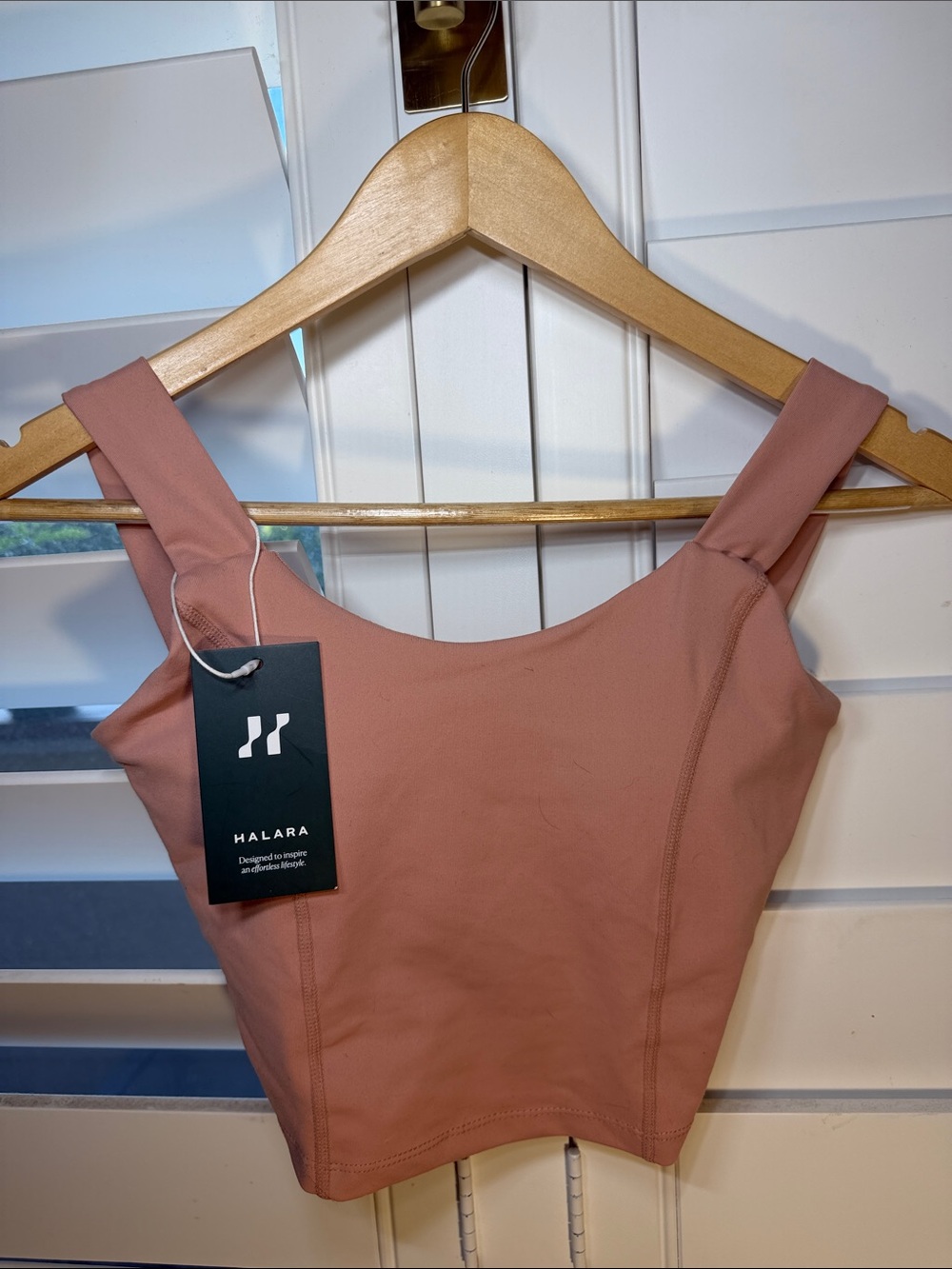 HALARA Dusty Rose Twist Back Cropped Support Tank